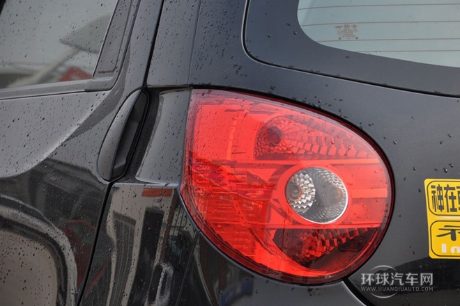 2011款 1.0L 手動標準型