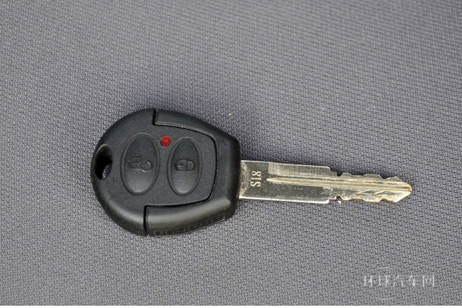 2010款 1.3L 自動豪華型