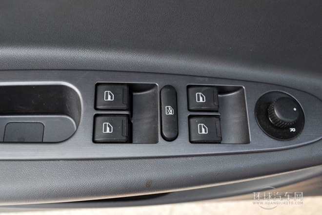 2010款 1.3L 自動豪華型