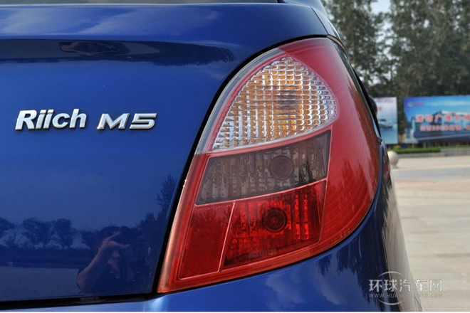 2010款 1.3L 自動豪華型