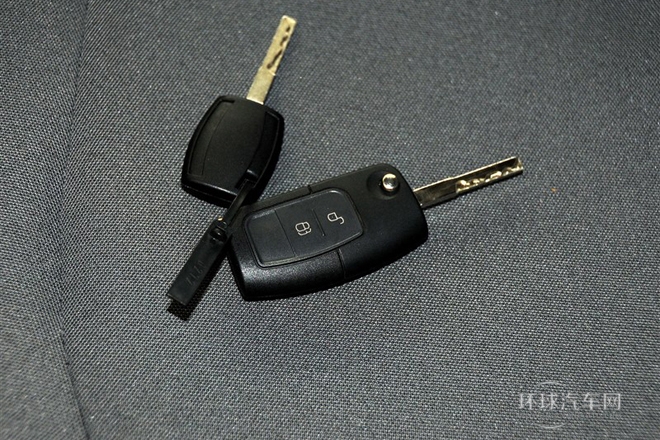 2013款 1.5L 手動(dòng)風(fēng)尚型