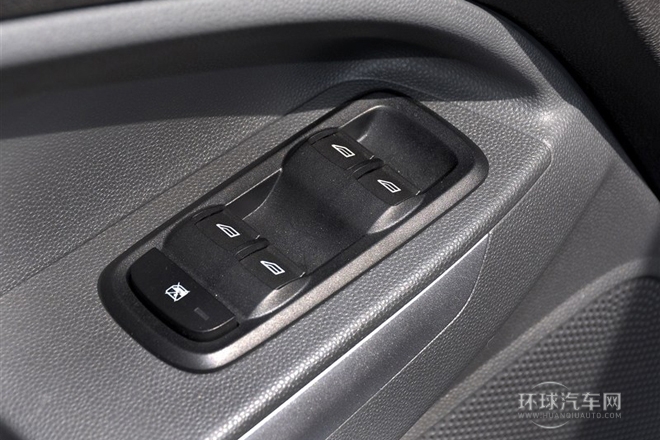 2013款 1.5L 手動尊貴型