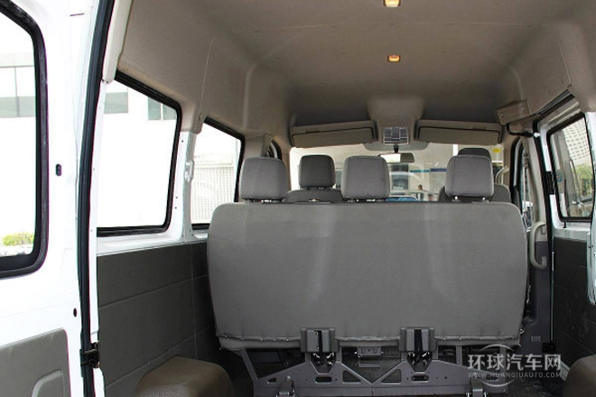 2014款 2.5T傲運通短軸中頂