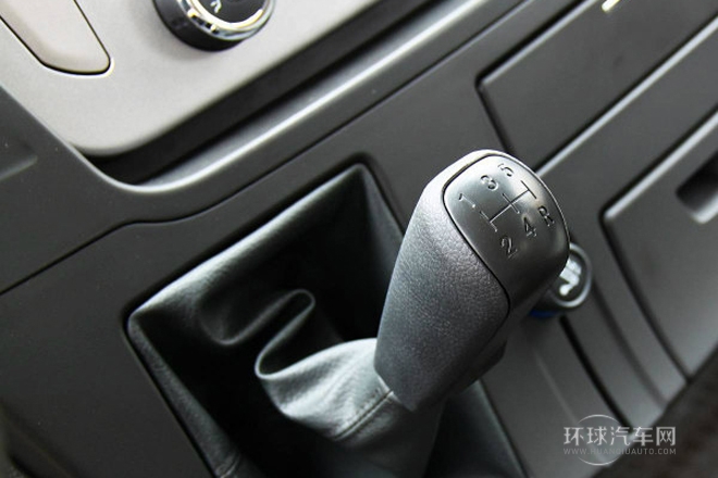 2014款 2.5T傲運通短軸中頂