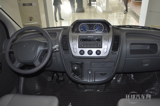 2014款 2.5T傲運(yùn)通短軸中頂