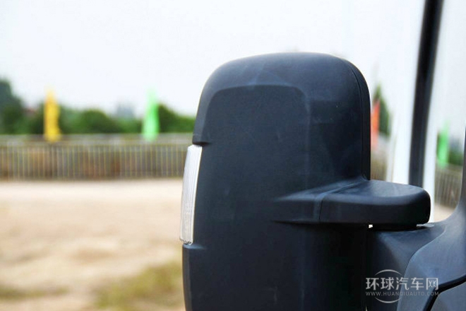 2014款 2.5T傲運通短軸中頂