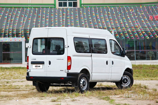 2014款 2.5T傲運通短軸中頂