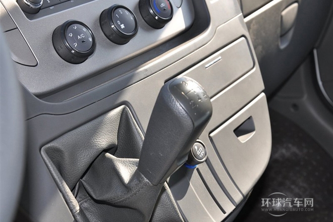 2014款 2.5T傲運通長軸中頂