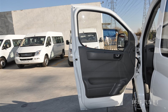 2014款 2.5T傲運通長軸高頂