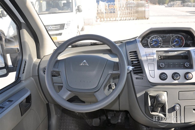 2014款 2.5T傲運通長軸高頂