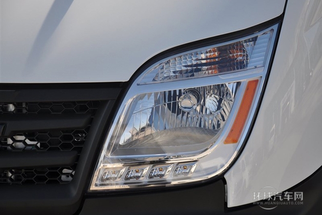 2014款 2.5T傲運(yùn)通長(zhǎng)軸高頂