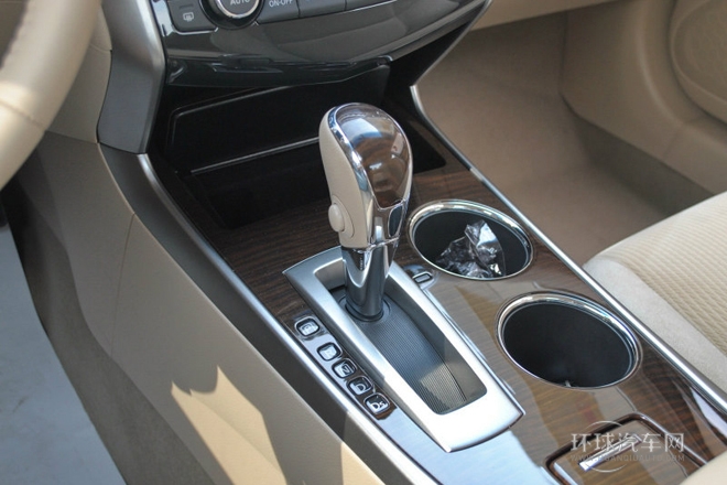 2013款 2.0L XE時尚版