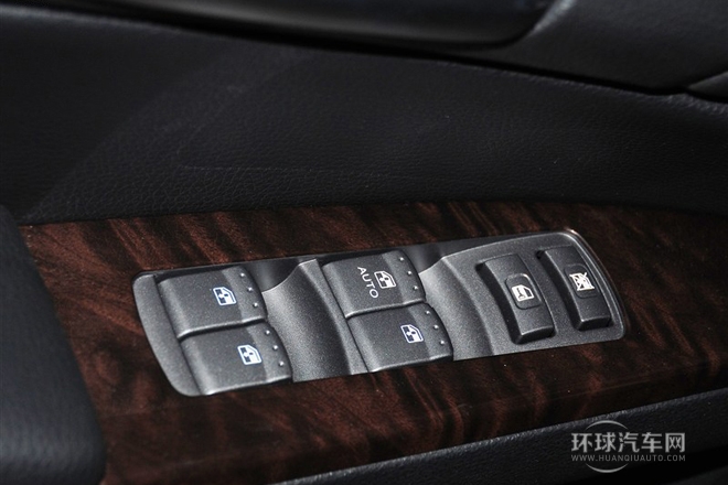 2013款 1.8T 4WD 自動豪域版