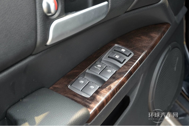 2013款 3.2L 4WD 自動尊域版