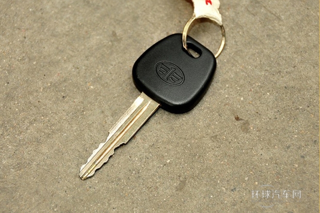 2012款 N3 1.0L 三廂基本型