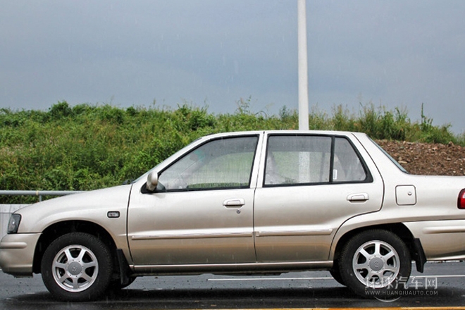 2011款 A+ 1.0L 三廂