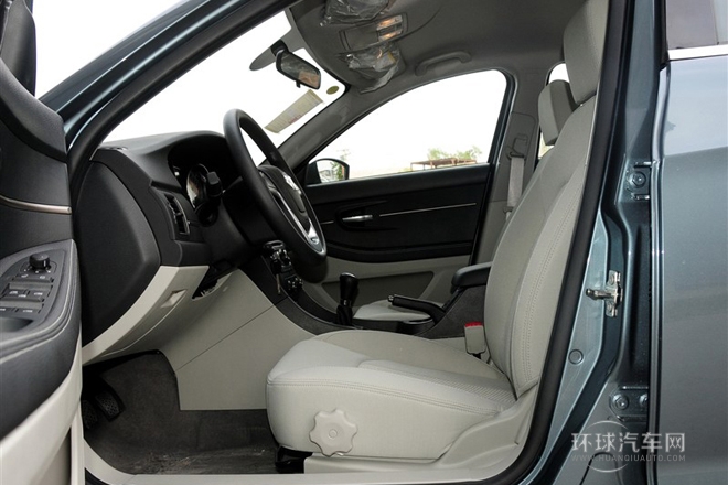 2014款 1.5L 手動標(biāo)準(zhǔn)版