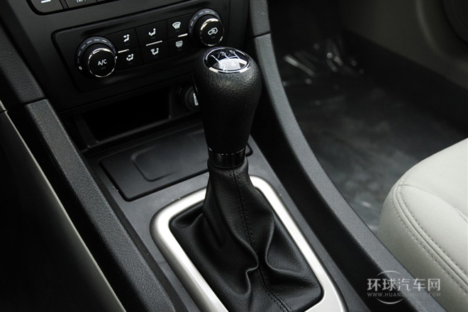 2014款 1.5L 手動標(biāo)準(zhǔn)版