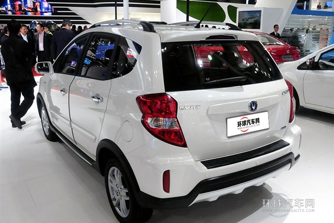 2014款 1.4L 手動(dòng)天窗導(dǎo)航版 國(guó)V