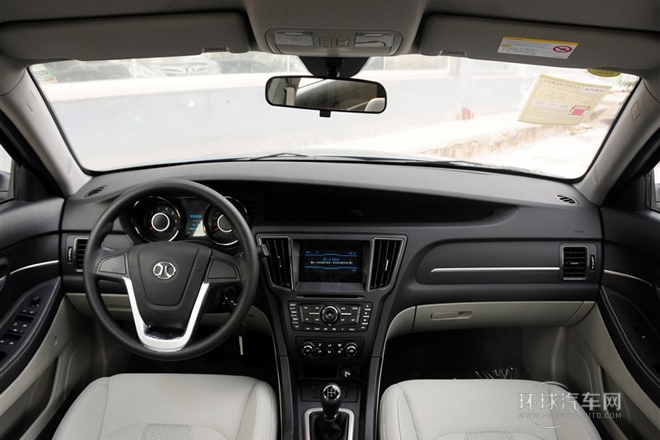 2014款 1.5L 手動(dòng)標(biāo)準(zhǔn)版