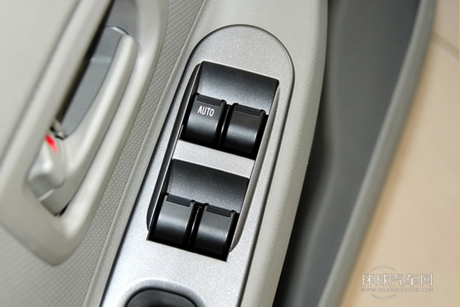 2013款 1.3L 手動豪華氣囊型