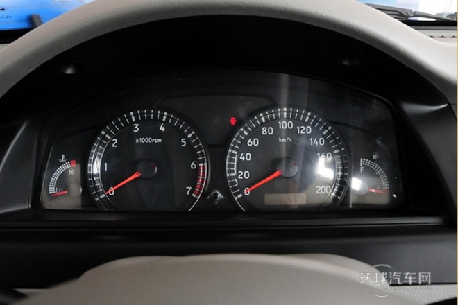 2013款 1.3L 手動(dòng)豪華氣囊型