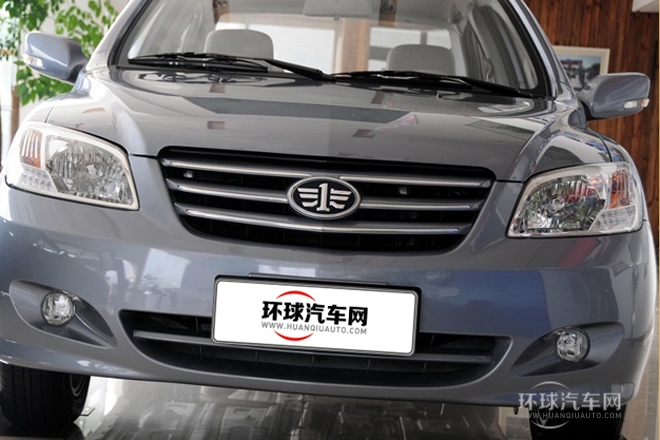 2013款 1.3L 手動(dòng)豪華氣囊型