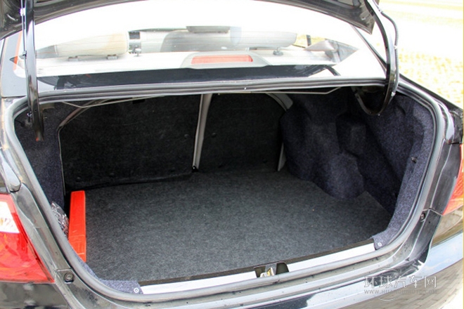 2013款 1.3L 手動標(biāo)準(zhǔn)型