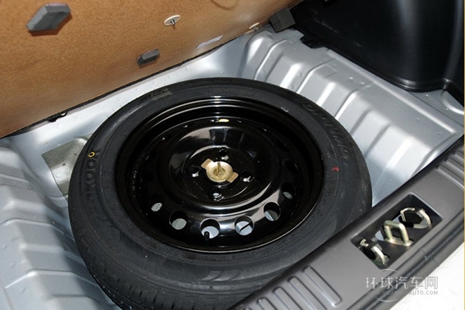 2013款 1.3L 手動智能節油尊貴型