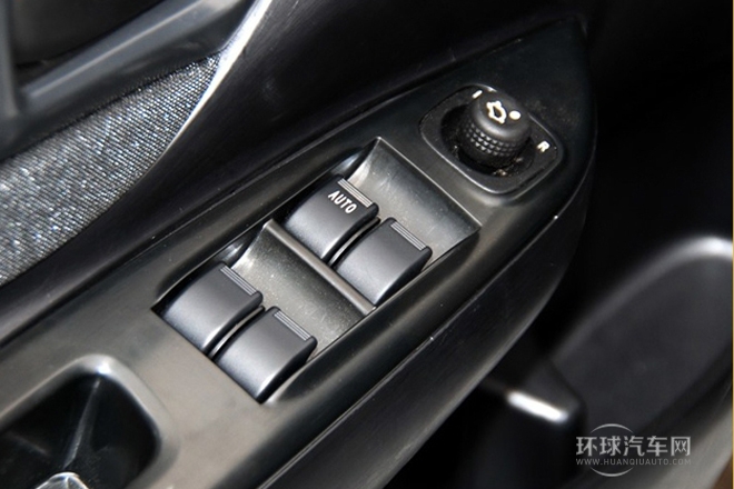 2013款 1.3L 手動智能節油尊貴型