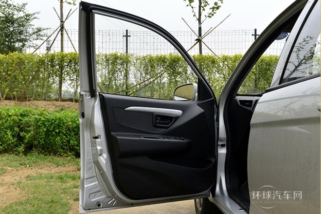 2013款 1.3L 手動尊貴型