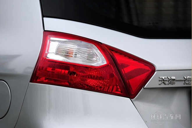 2013款 1.3L 手動尊貴型