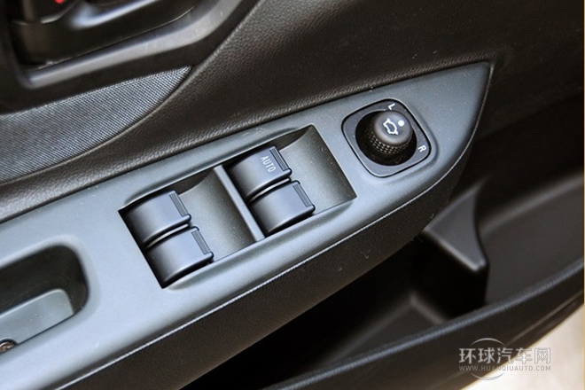 2013款 1.3L 手動(dòng)豪華型