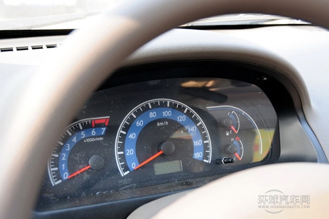 2011款 1.0L標(biāo)準(zhǔn)型DA465QA