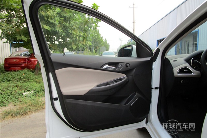 2015款 1.5L 自動精英版