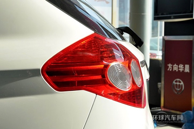 2010款 飛炫 1.5L 自動時(shí)尚型