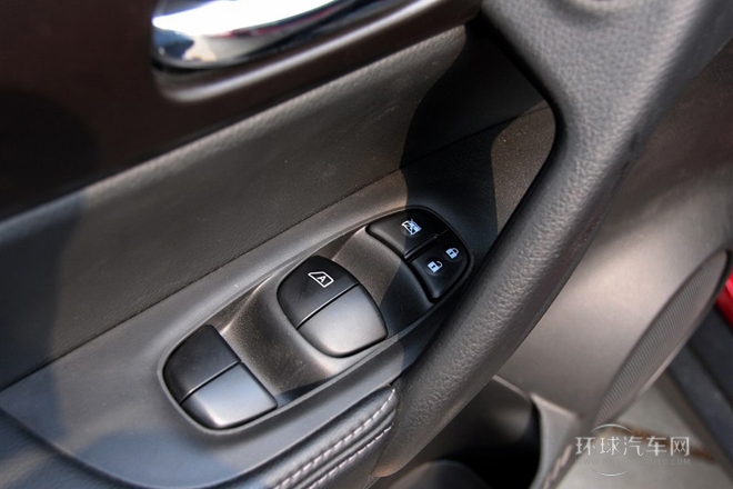 2014款 2.0L CVT舒適版 2WD