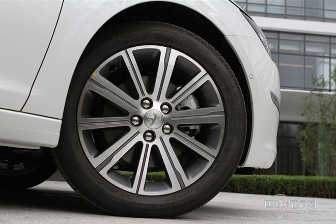 2014款 1.6T 自動尊貴版