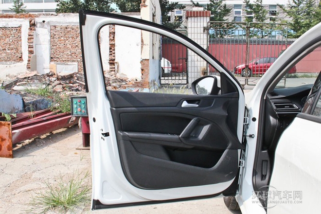 2014款 1.8L 自動領(lǐng)先版