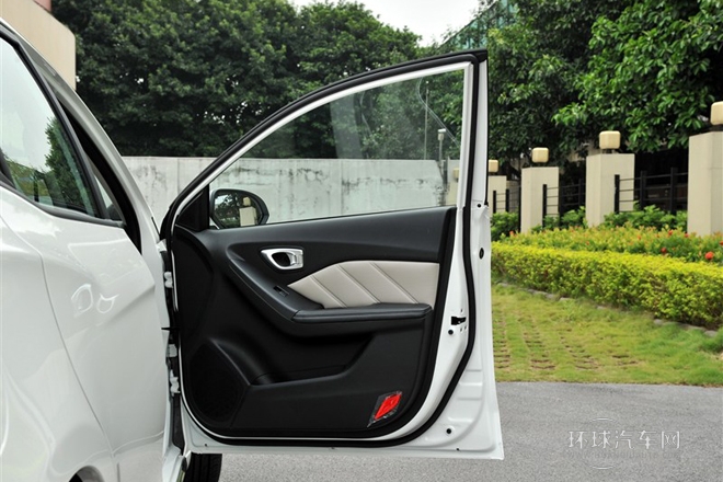 2014款 1.6L 自動豪華ESP版