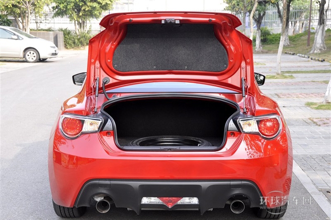 2013款 2.0L 手動豪華型