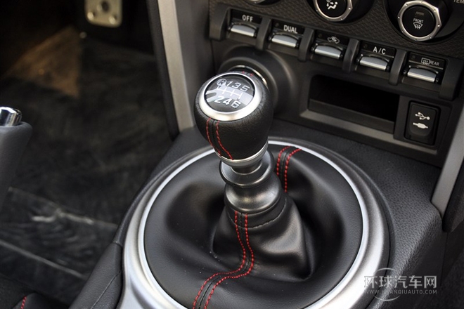 2013款 2.0L 手動豪華型