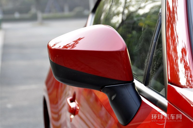 2013款 2.0L 手動豪華型