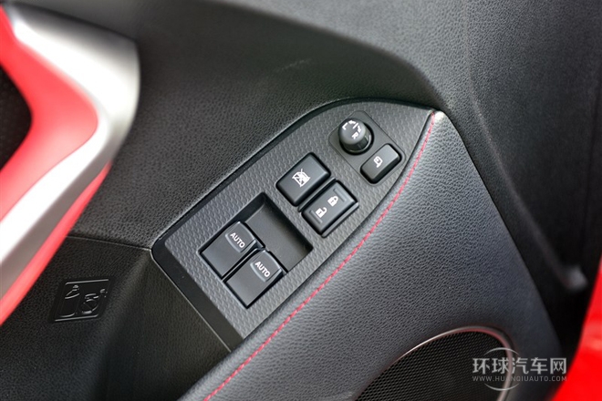 2013款 2.0L 自動豪華型