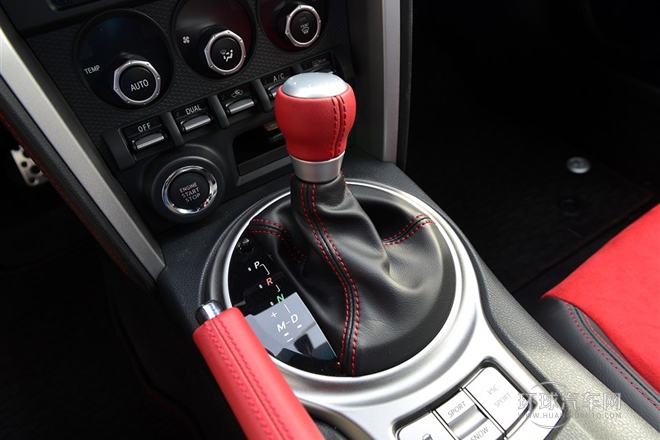 2013款 2.0L 自動豪華型