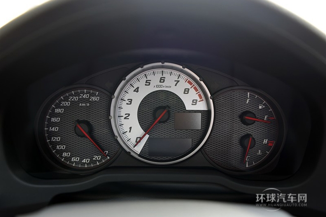 2013款 2.0L 自動豪華型