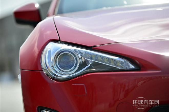 2013款 2.0L 自動(dòng)豪華型