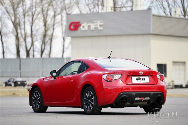 2013款 2.0L 自動豪華型