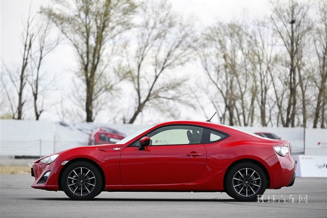 2013款 2.0L 自動(dòng)豪華型