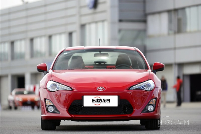 2013款 2.0L 自動豪華型